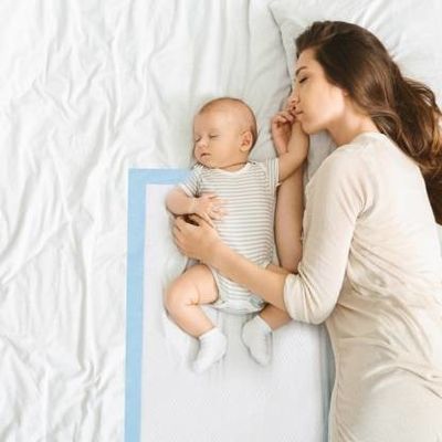 قیمت مناسب جاذب زیر پد یکبار مصرف بیمارستانی نوزادان و بزرگسالان 7 لایه 65*51 سانتی متر آنلاین